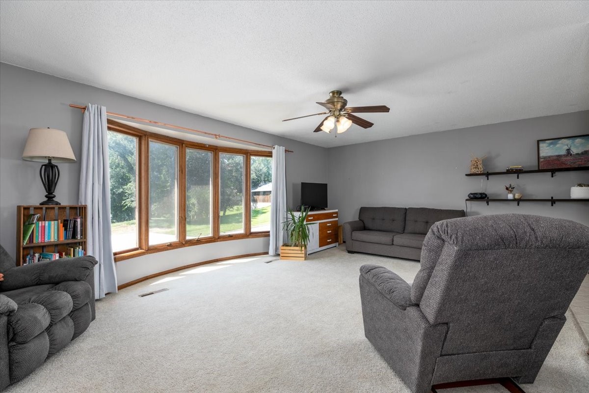 1528 Elmwood Drive