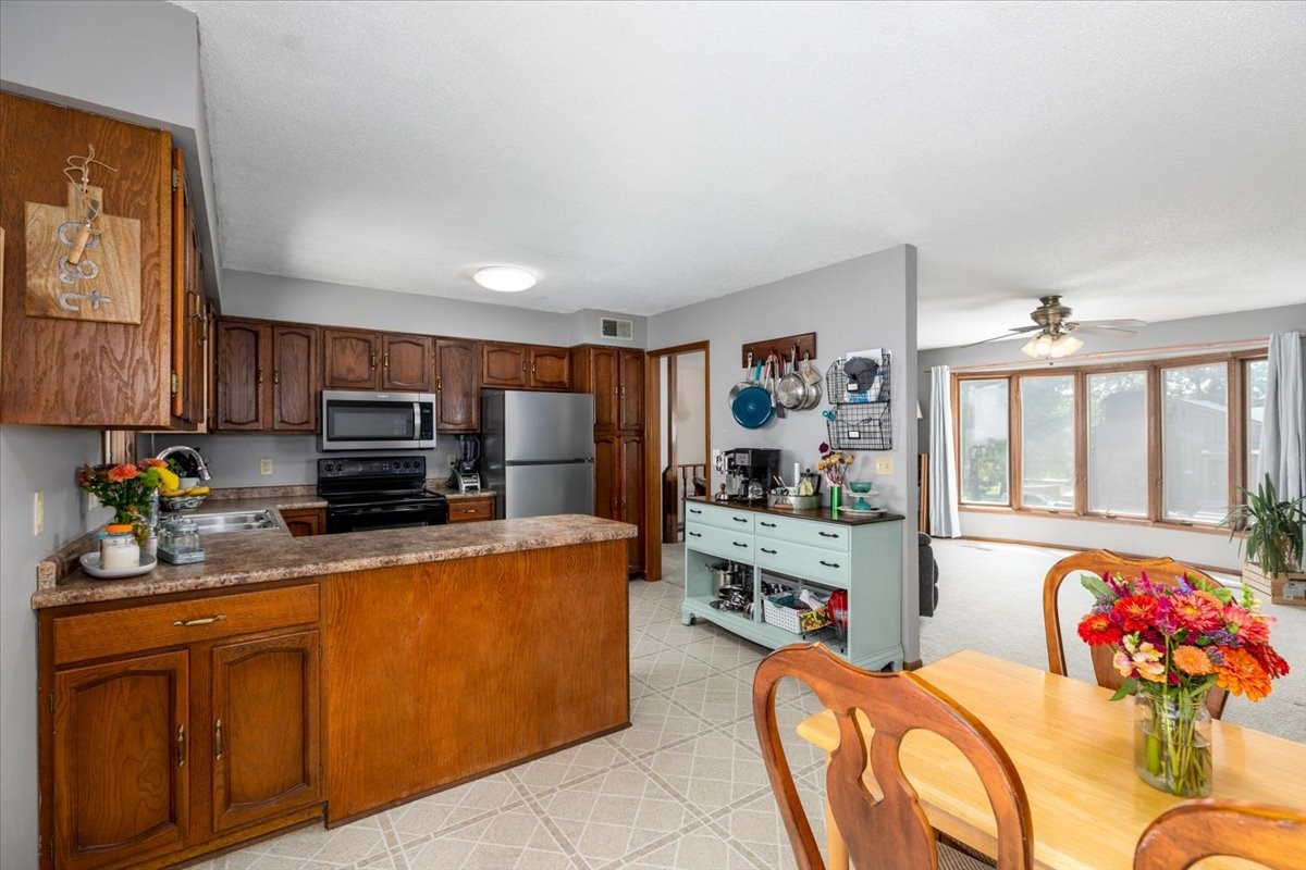 1528 Elmwood Drive