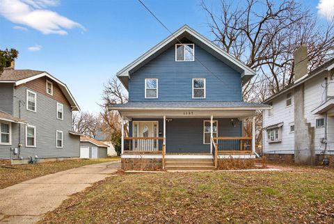 Homes For Sale - 1127 23rd Street<br/> Des Moines, IA 50311