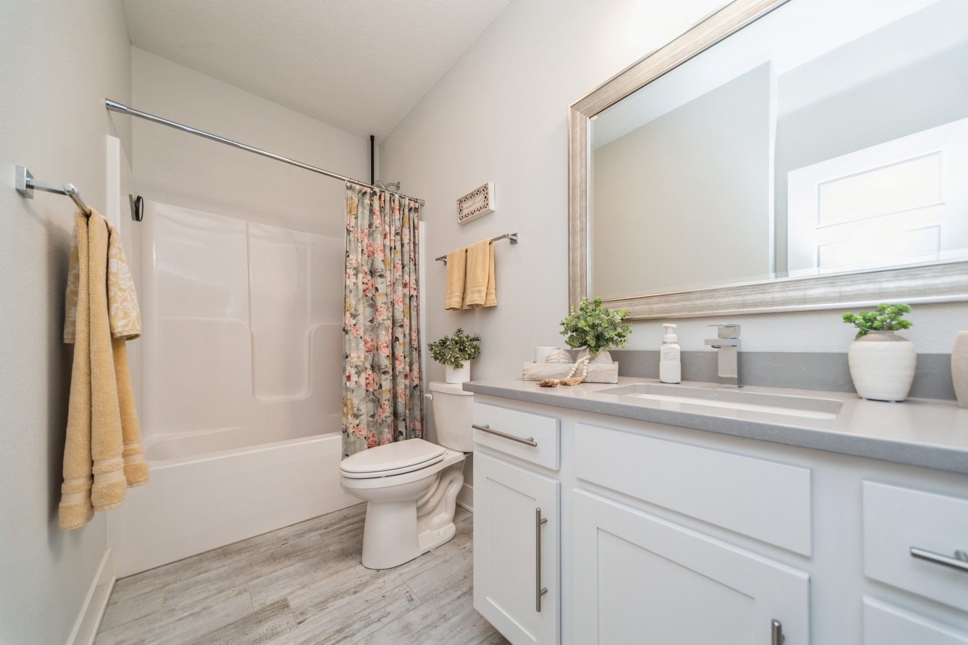 Grimes, Iowa 50111, United States, 5 Bedrooms Bedrooms, ,3 BathroomsBathrooms,Residential,Active,145399