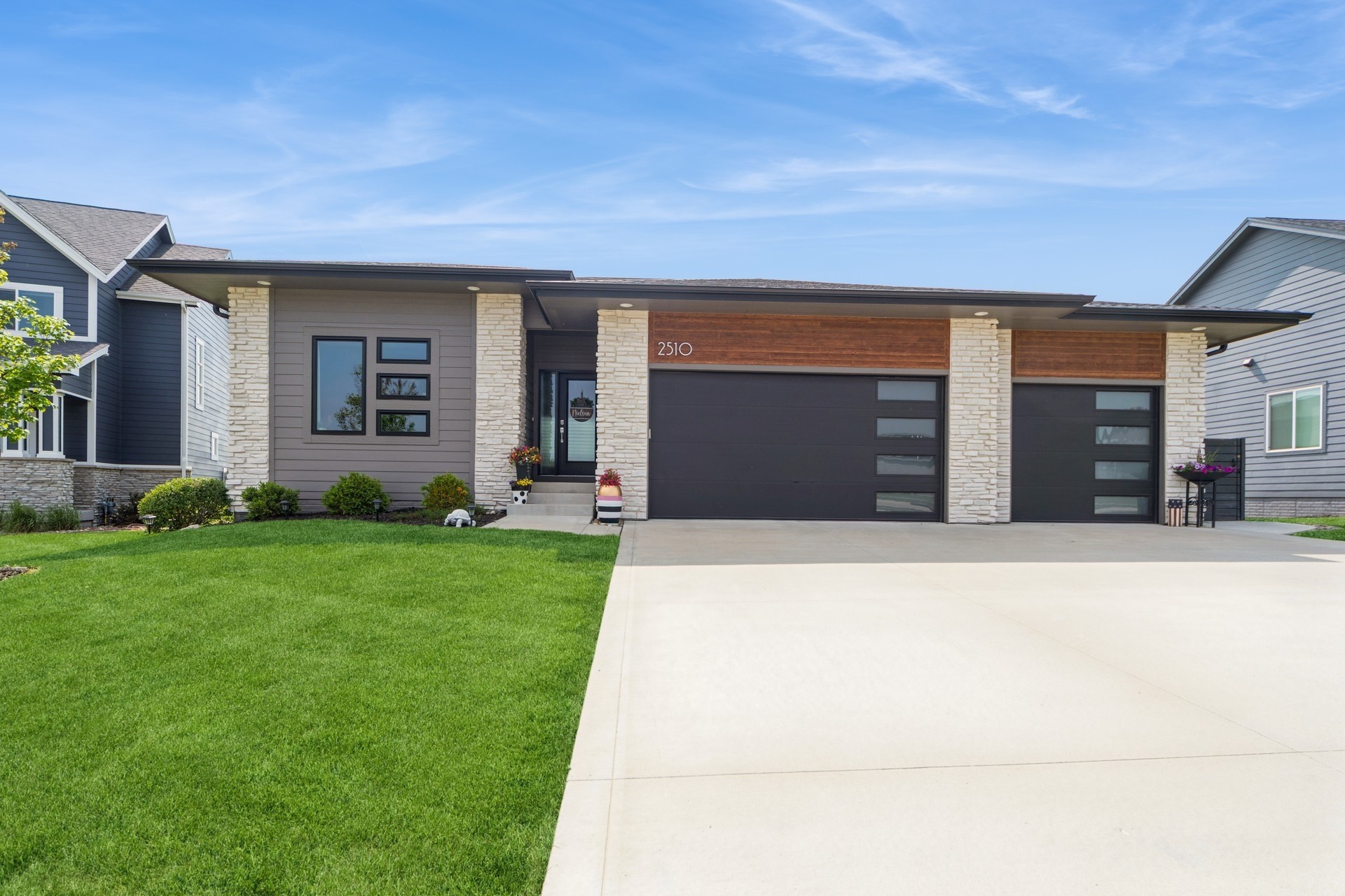 Grimes, Iowa 50111, United States, 5 Bedrooms Bedrooms, ,3 BathroomsBathrooms,Residential,Active,145399