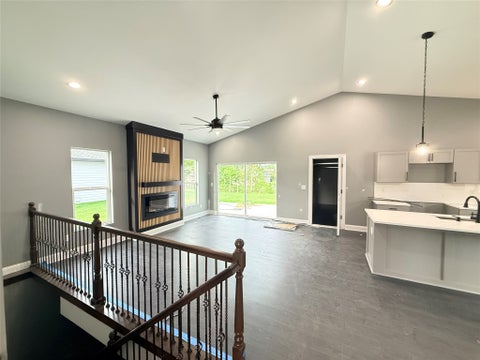 Homes For Sale - 823 Se 11th Street Street<br/> Des Moines, IA 50309