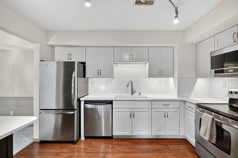 4323 Grand Avenue 101 Des Moines IA 50312