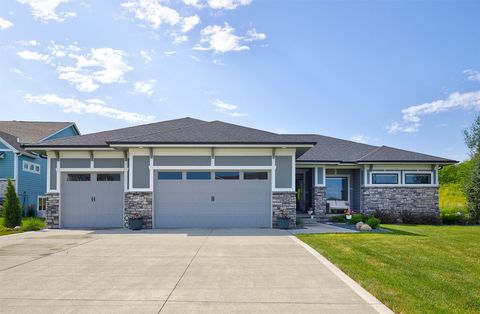 1924 Redbud Street Norwalk IA 50211