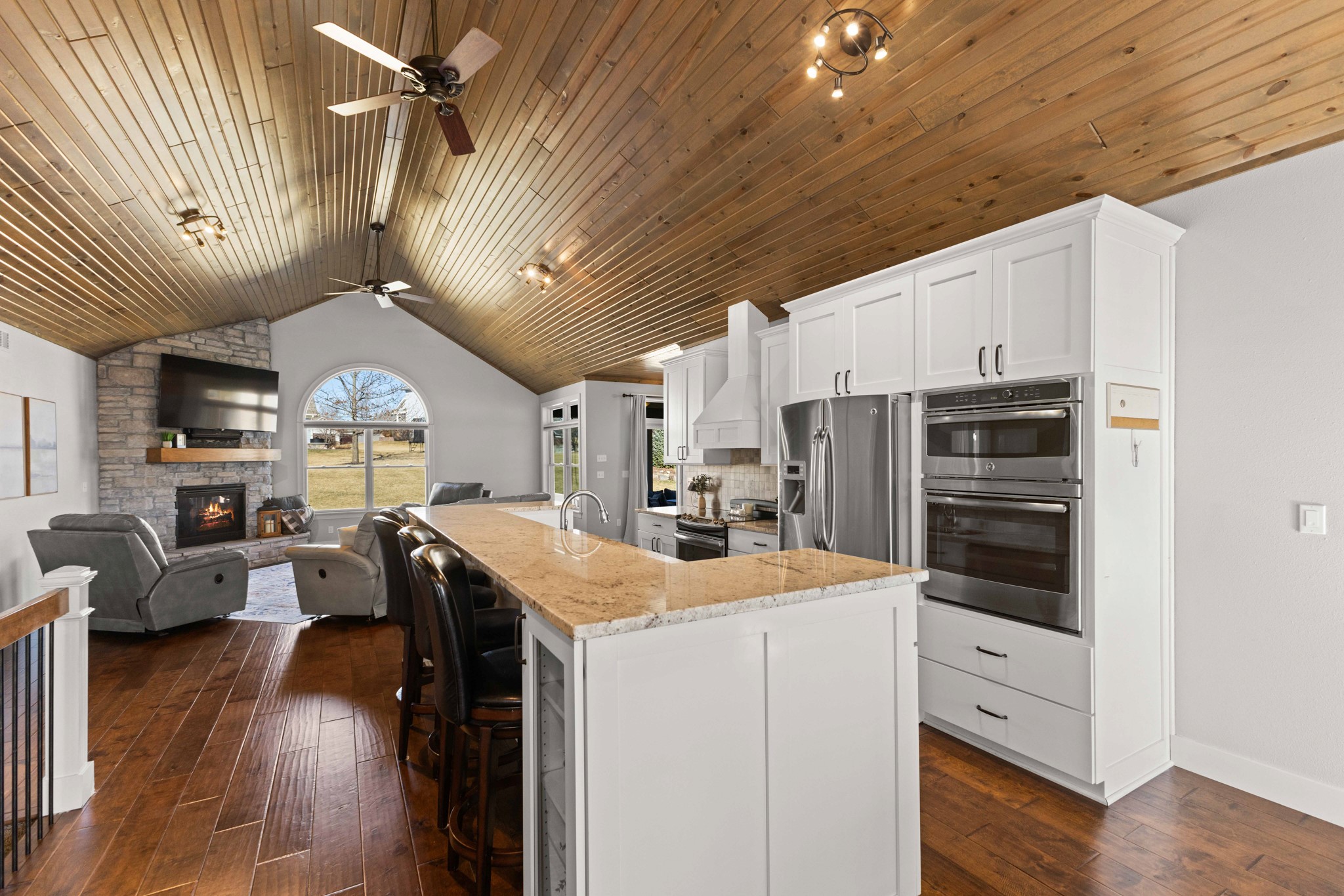 1024 Fountain View Drive