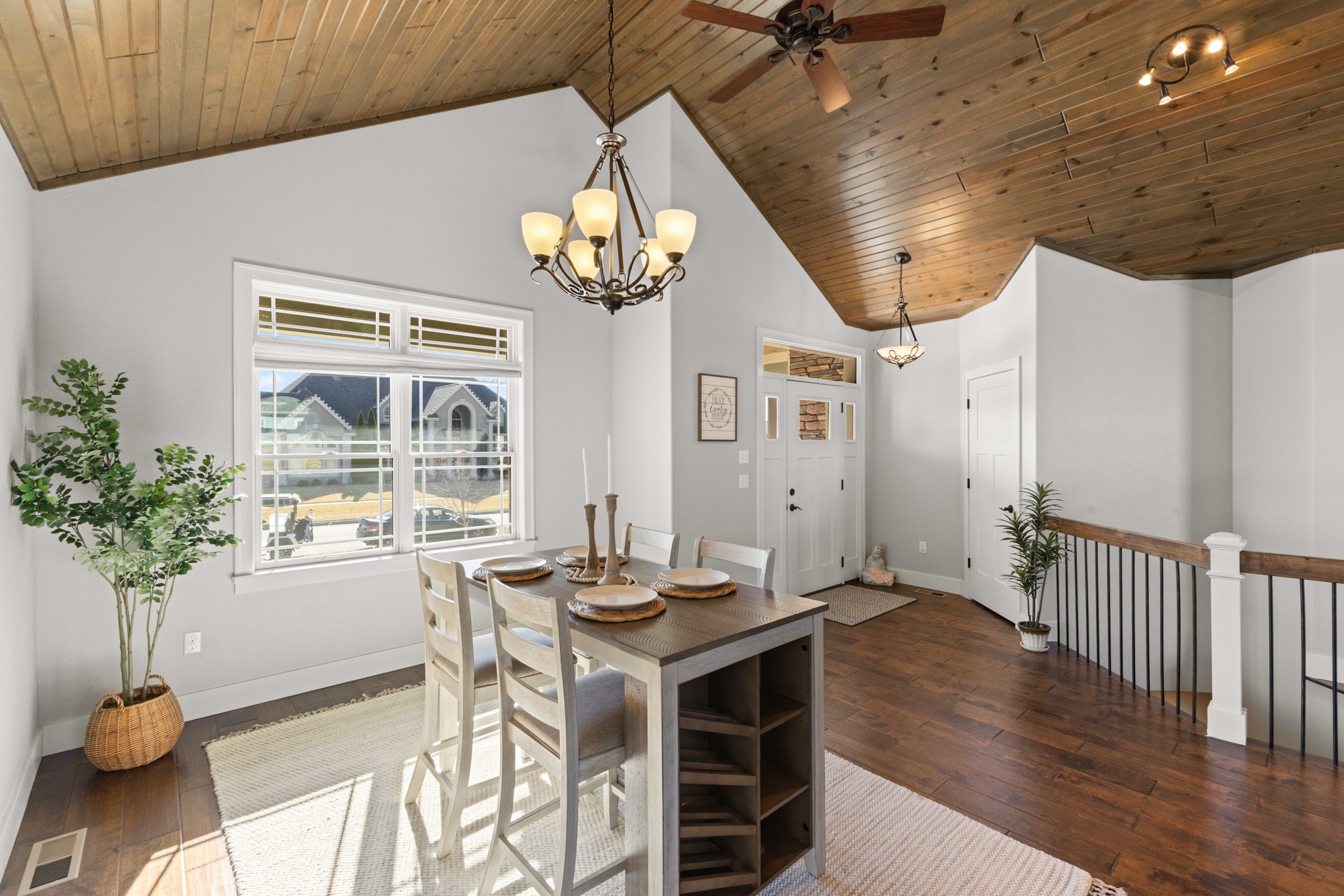 1024 Fountain View Drive