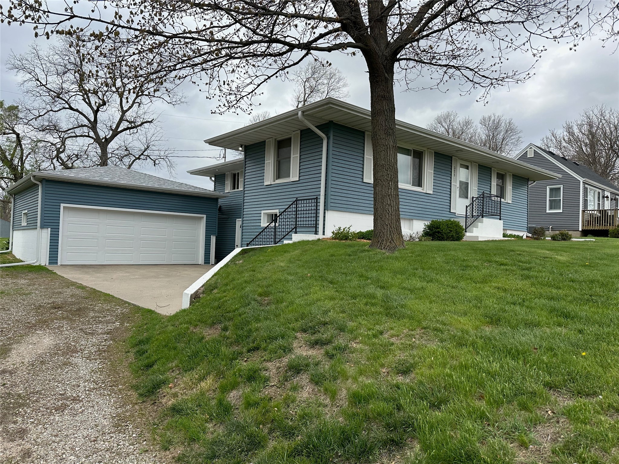 321 East Street, Kellogg, Iowa image 2
