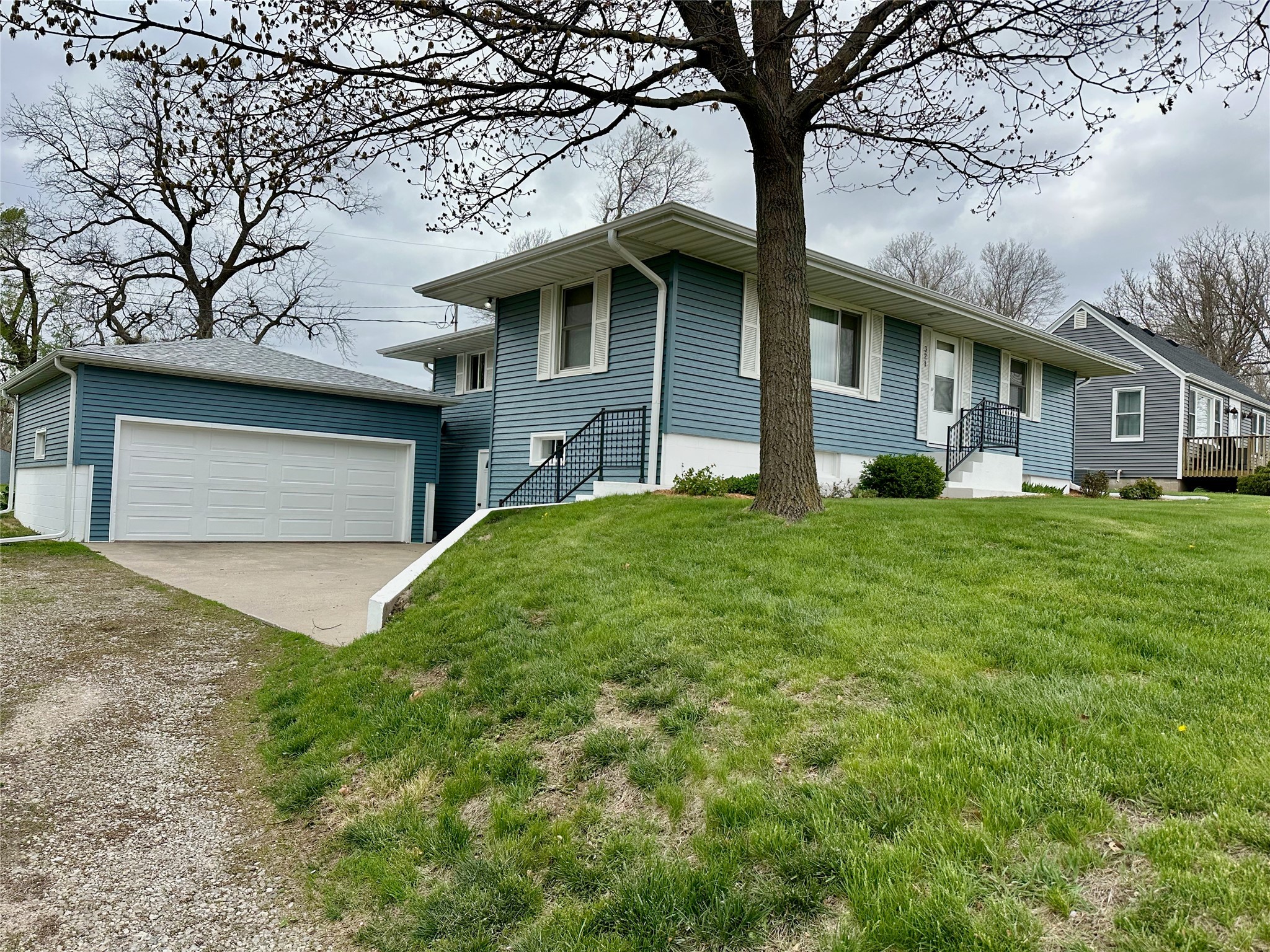 321 East Street, Kellogg, Iowa image 1