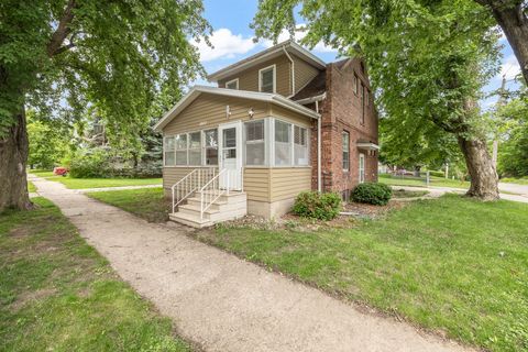 Homes For Sale - 1002 S 15th Street<br/> Fort Dodge, IA 50501
