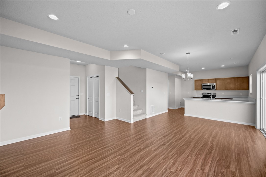 4338 Grover Woods Lane, Des Moines, Iowa image 6