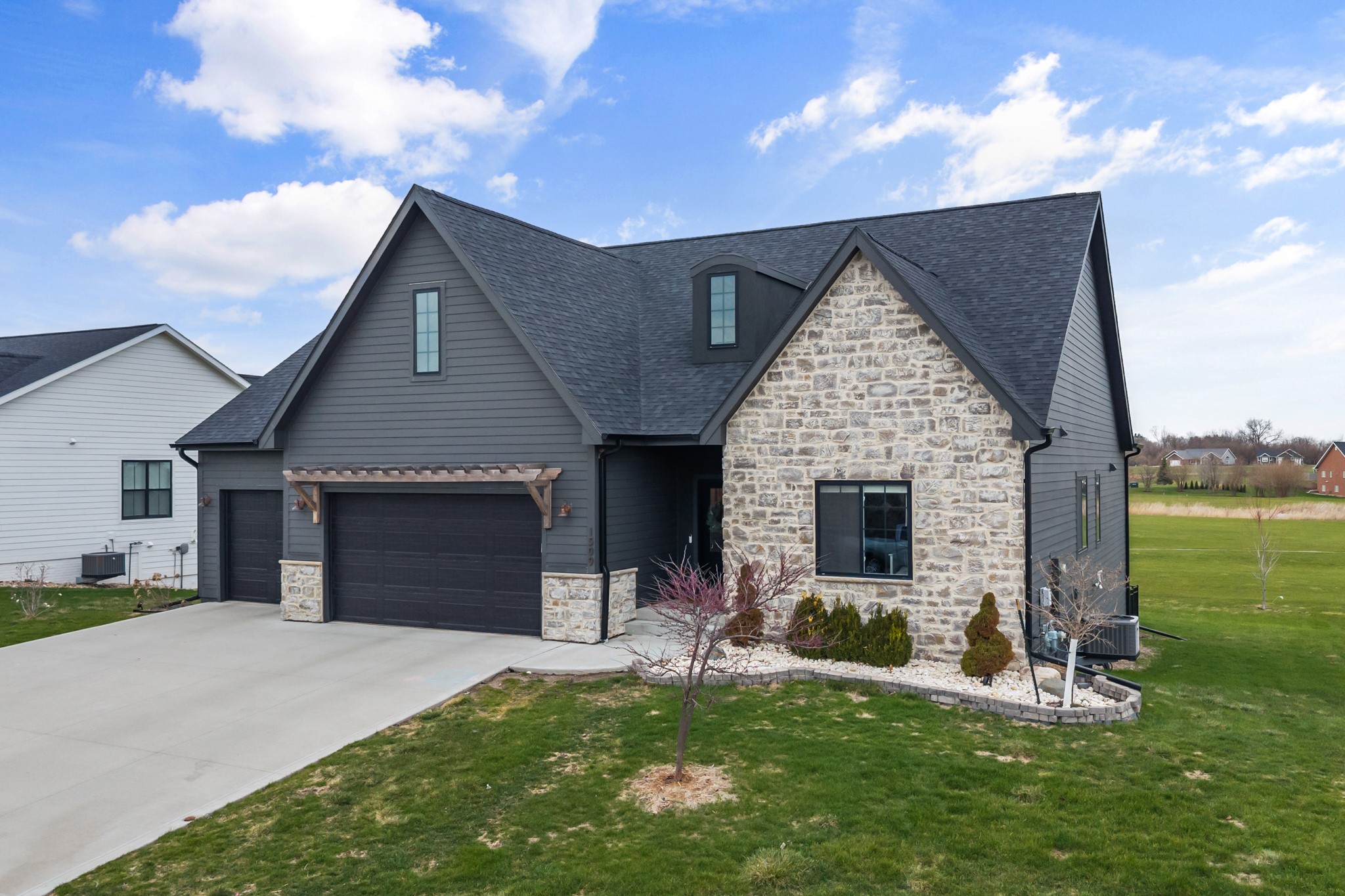1509 Crestwood Drive