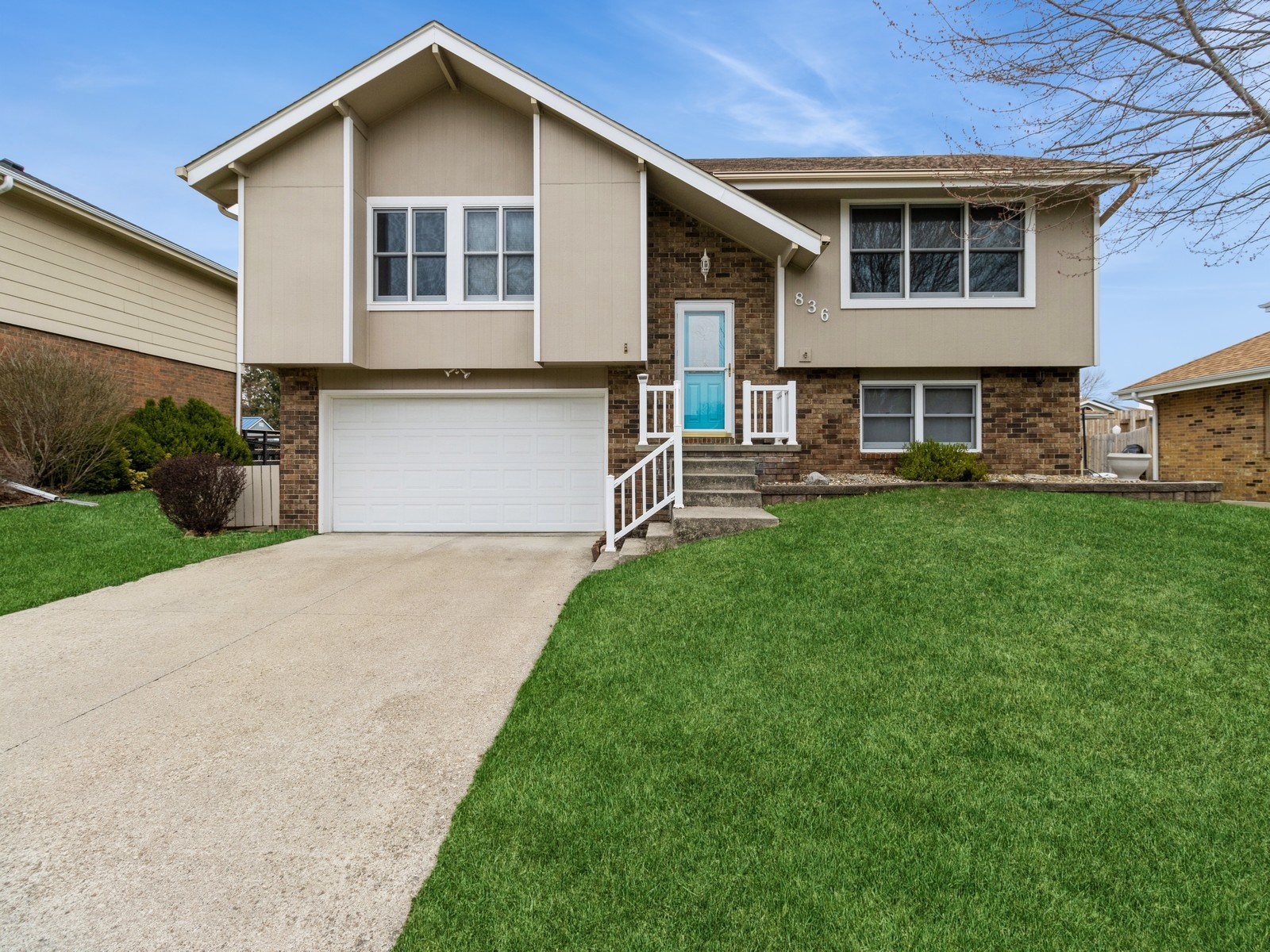 836 E 17th Street, Newton, Iowa image 1