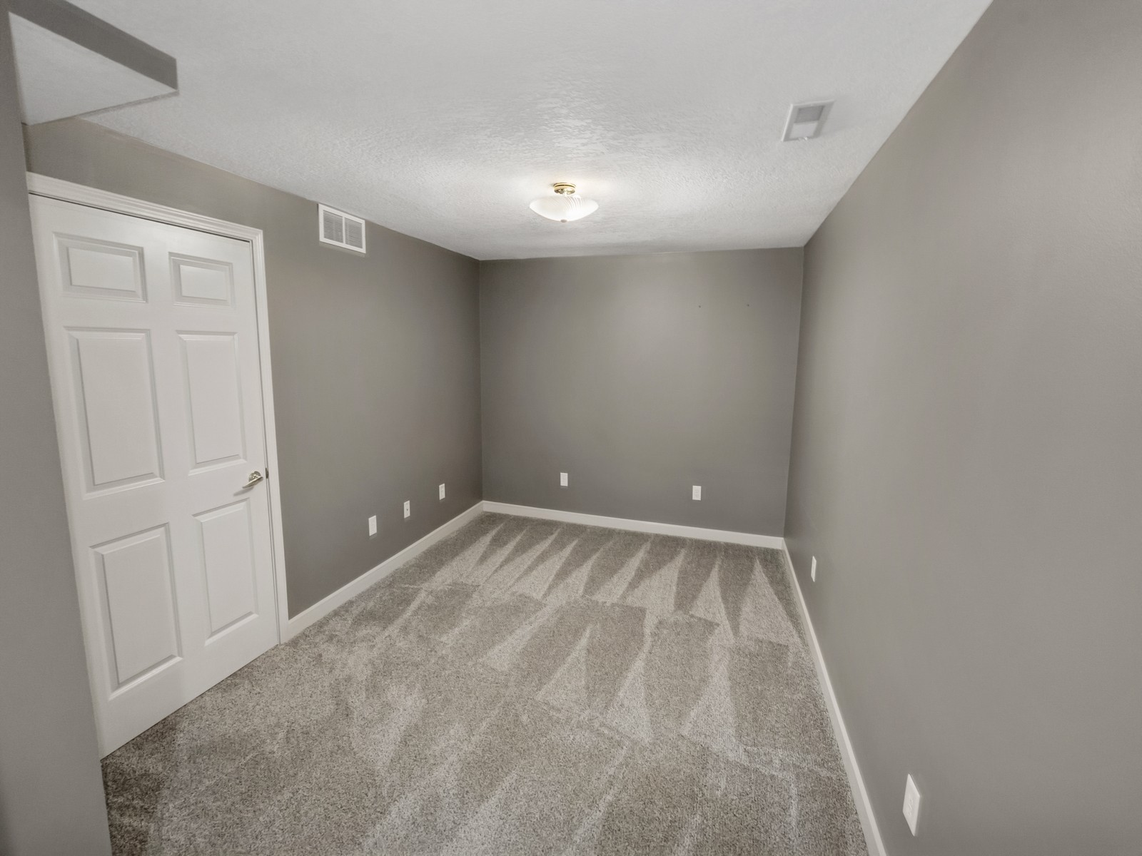 7183 Dakota Drive, West Des Moines, Iowa image 22