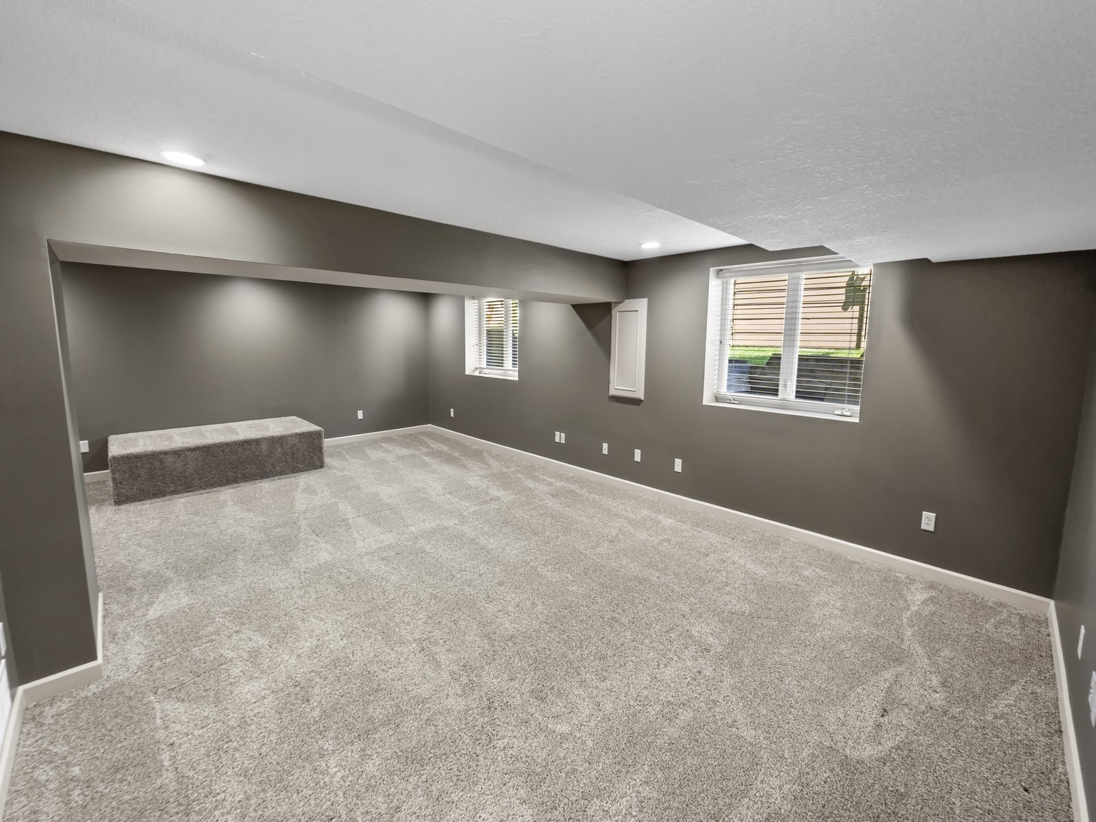 7183 Dakota Drive, West Des Moines, Iowa image 19
