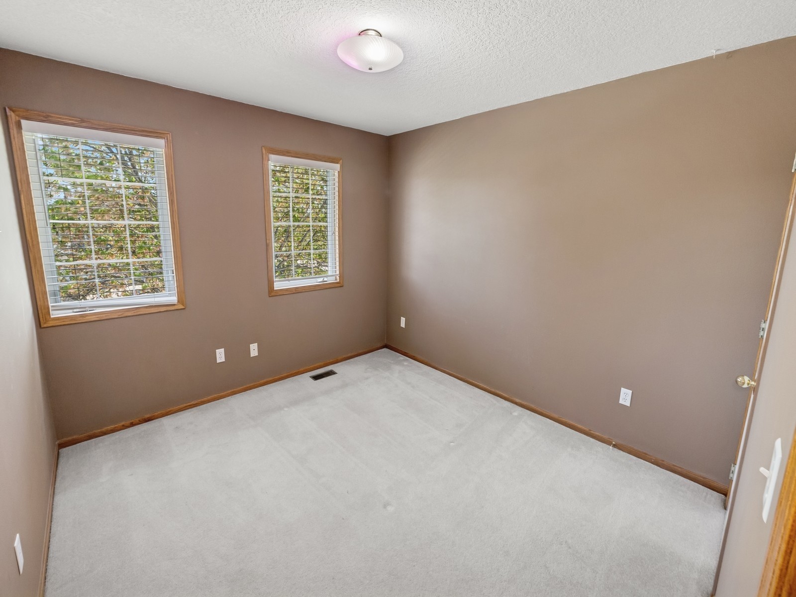 7183 Dakota Drive, West Des Moines, Iowa image 16