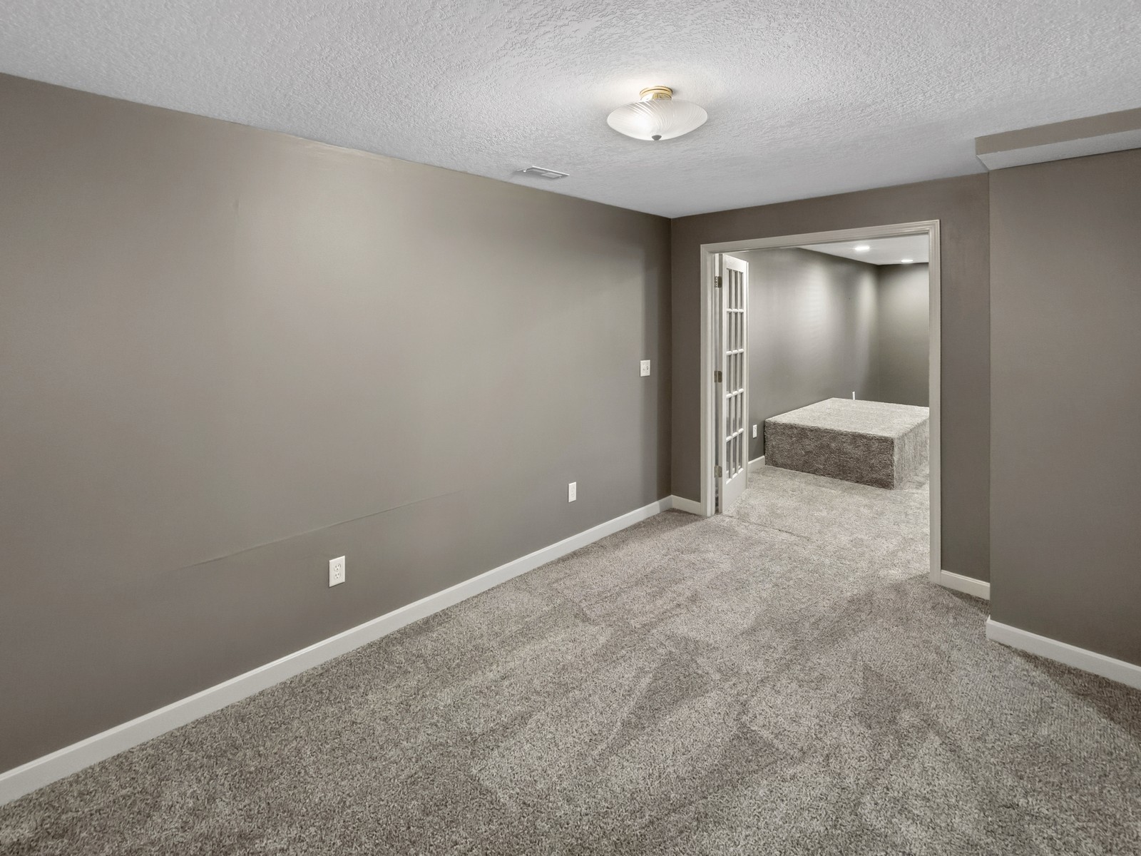 7183 Dakota Drive, West Des Moines, Iowa image 23