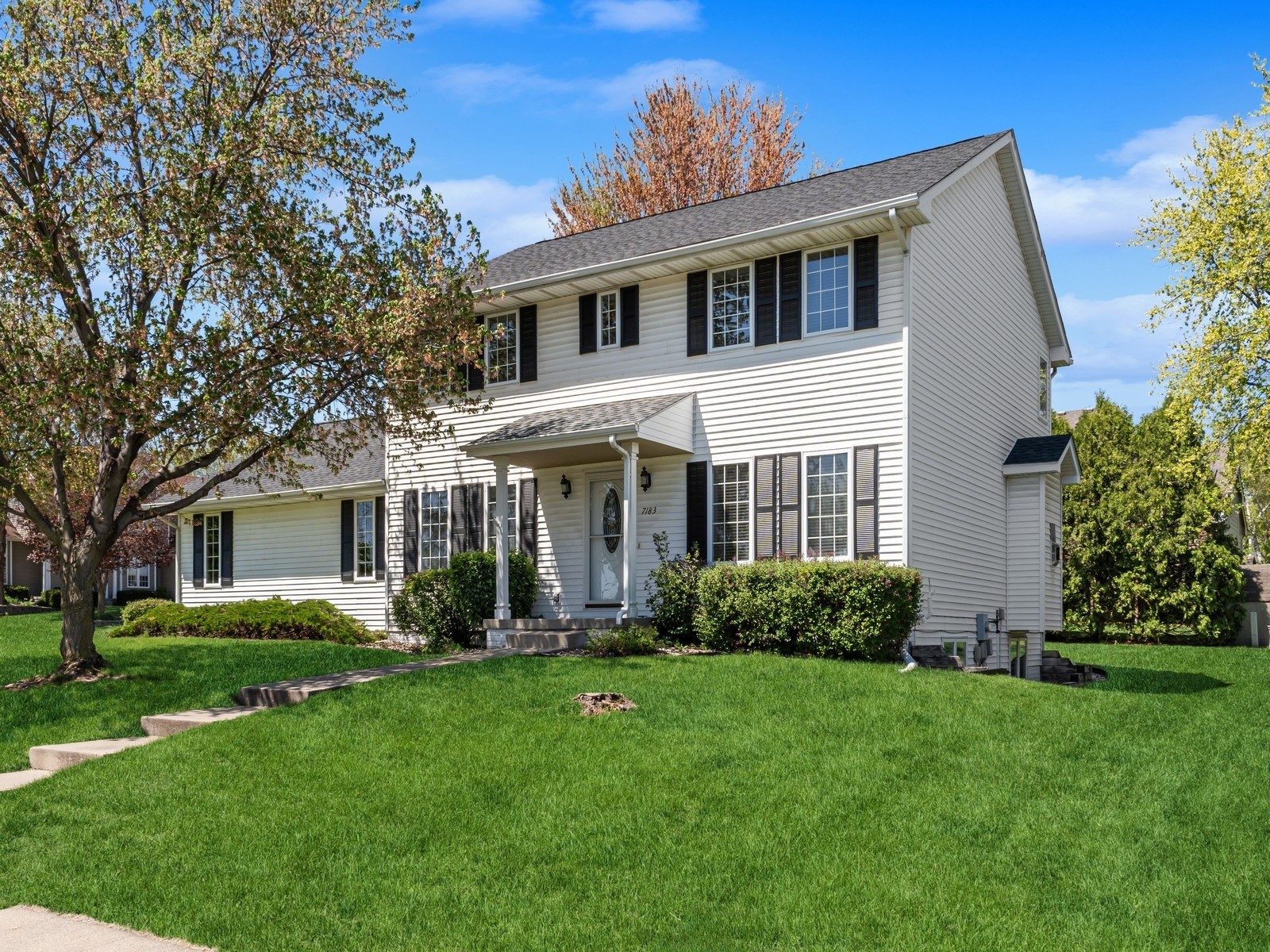 7183 Dakota Drive, West Des Moines, Iowa image 1