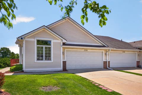 Condo For Sale - 2316 Valley Ridge Place<br/> West Des Moines, IA 50265