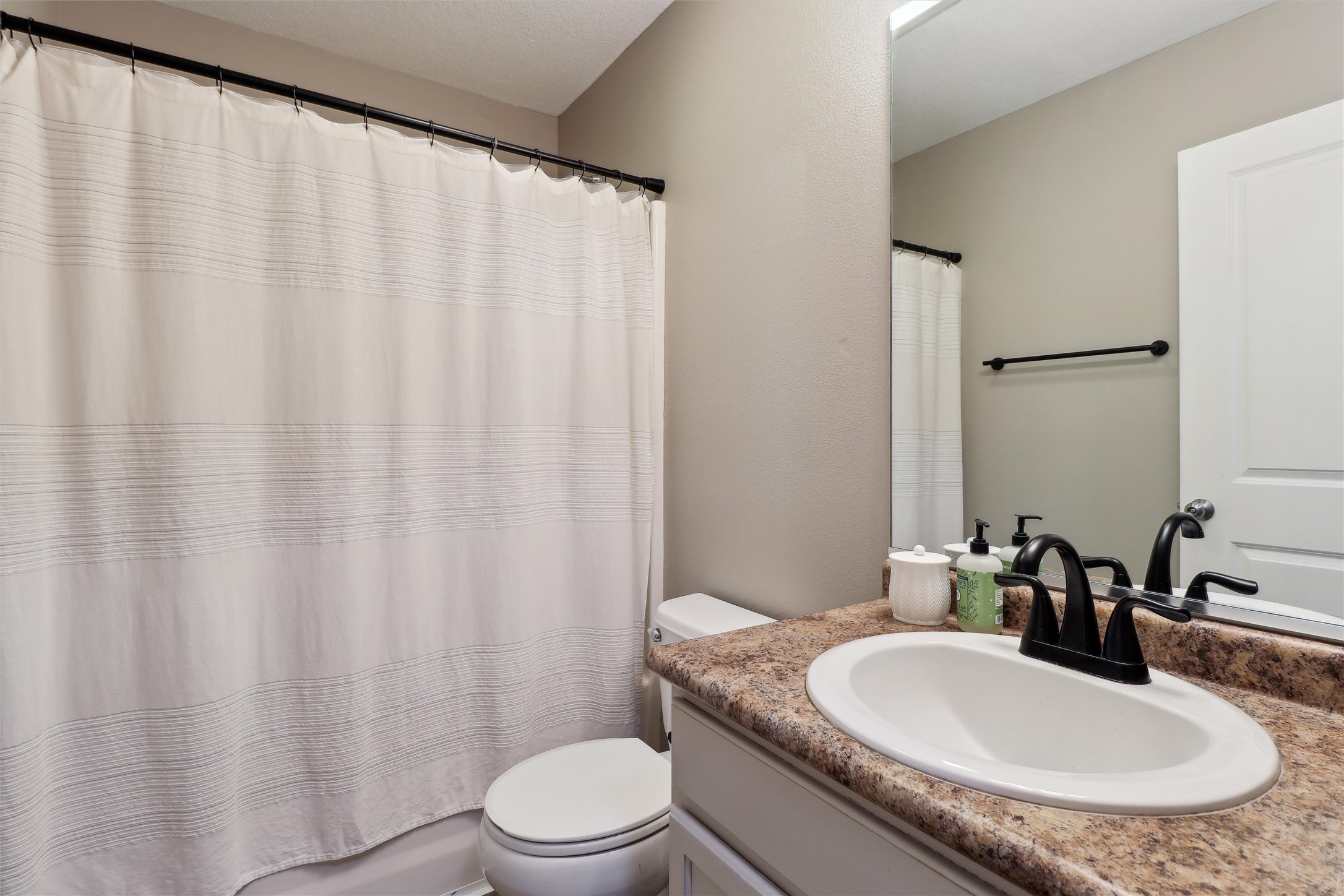 325 NE Sandalwood Drive, Waukee, Iowa image 11