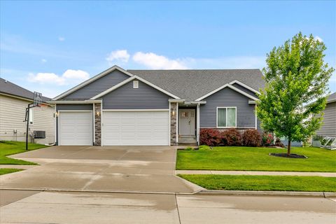 Homes For Sale - 1412 NE Park Street<br/> Grimes, IA 50111