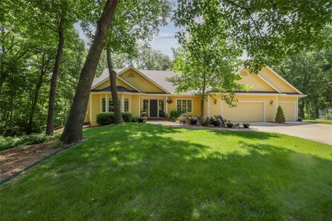 4210 Beaver Hills Drive Des Moines IA 50310