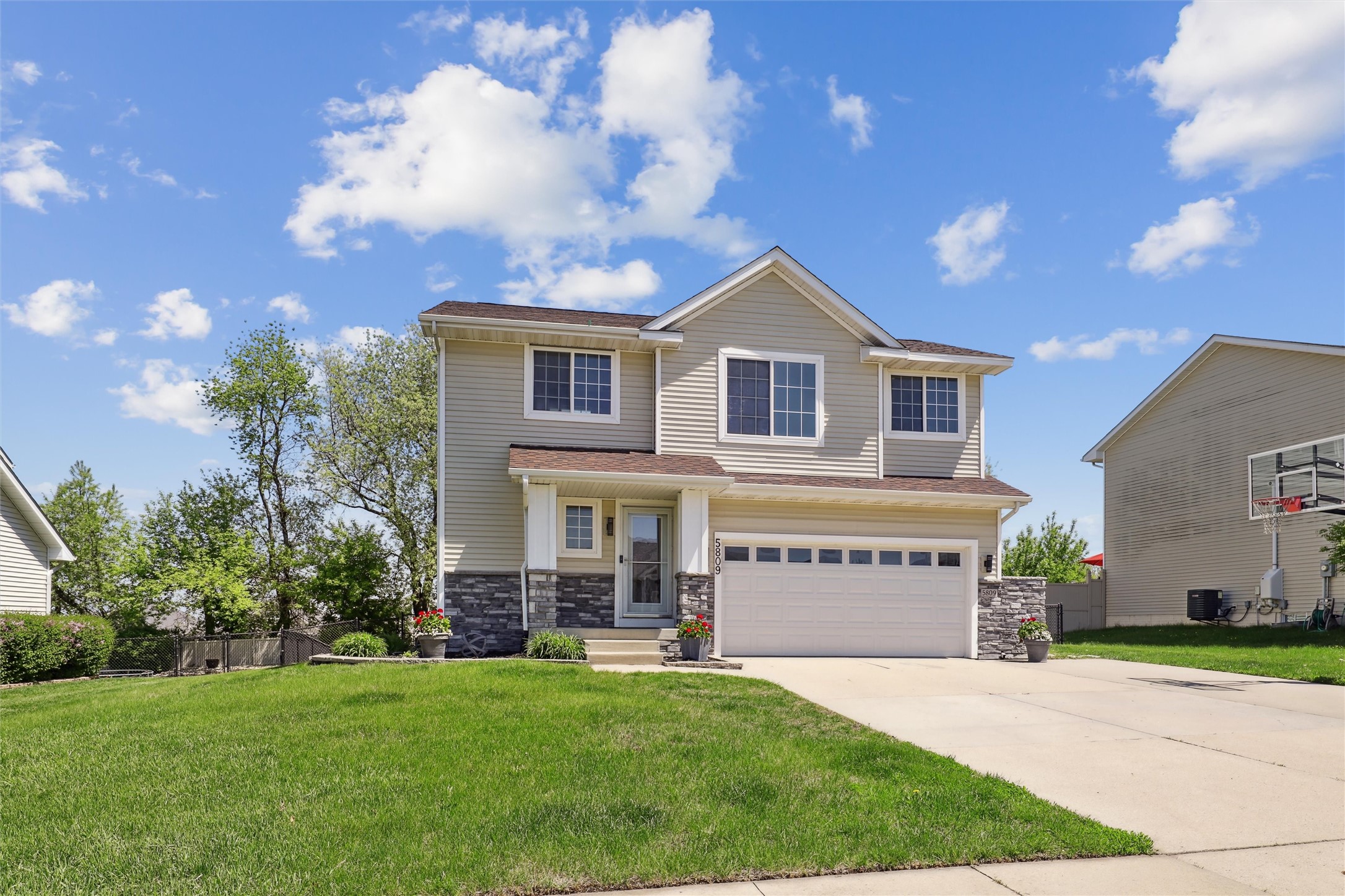 5809 NW 92nd Court, Johnston, Iowa image 2