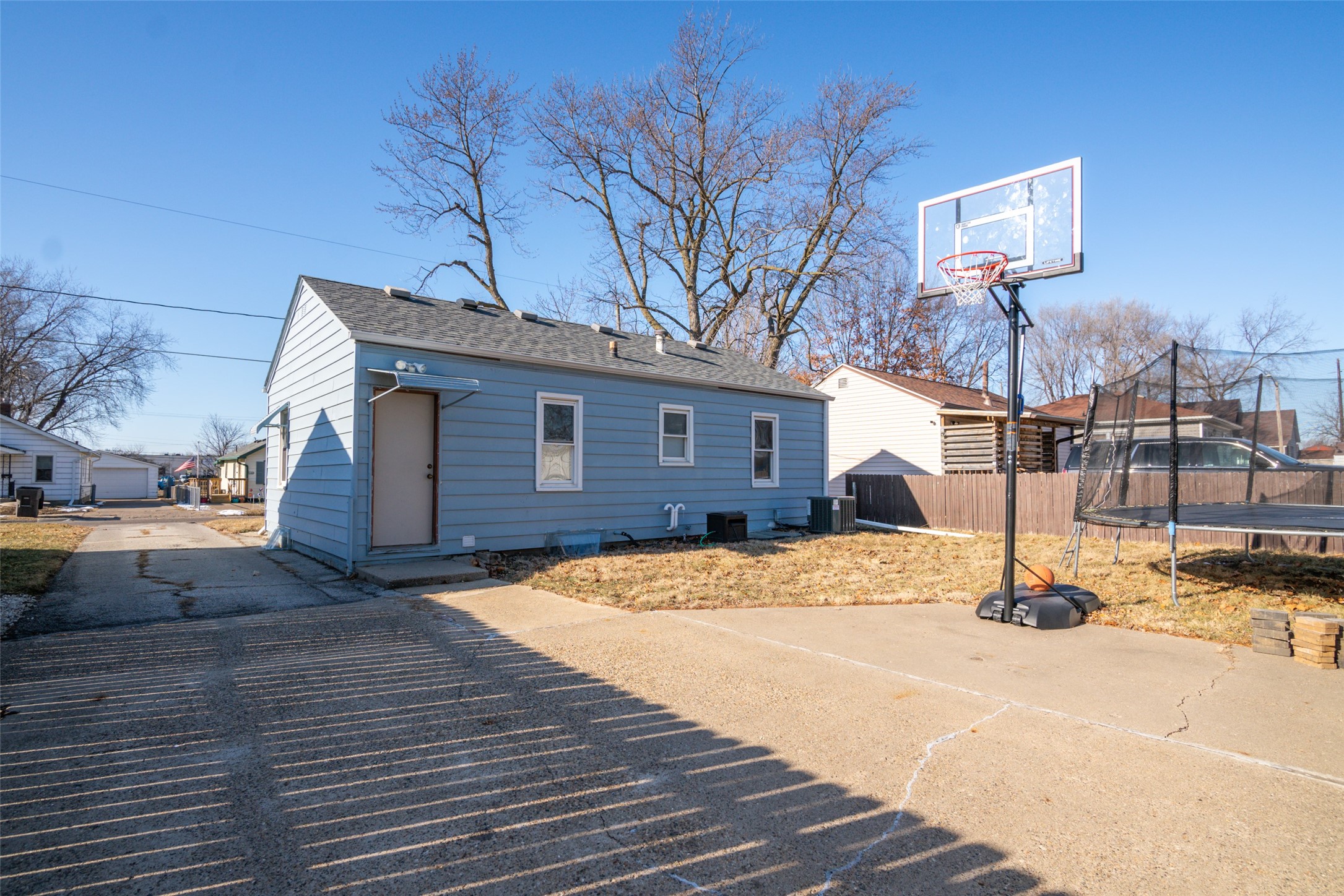 2121 E 21st Street, Des Moines, Iowa image 13