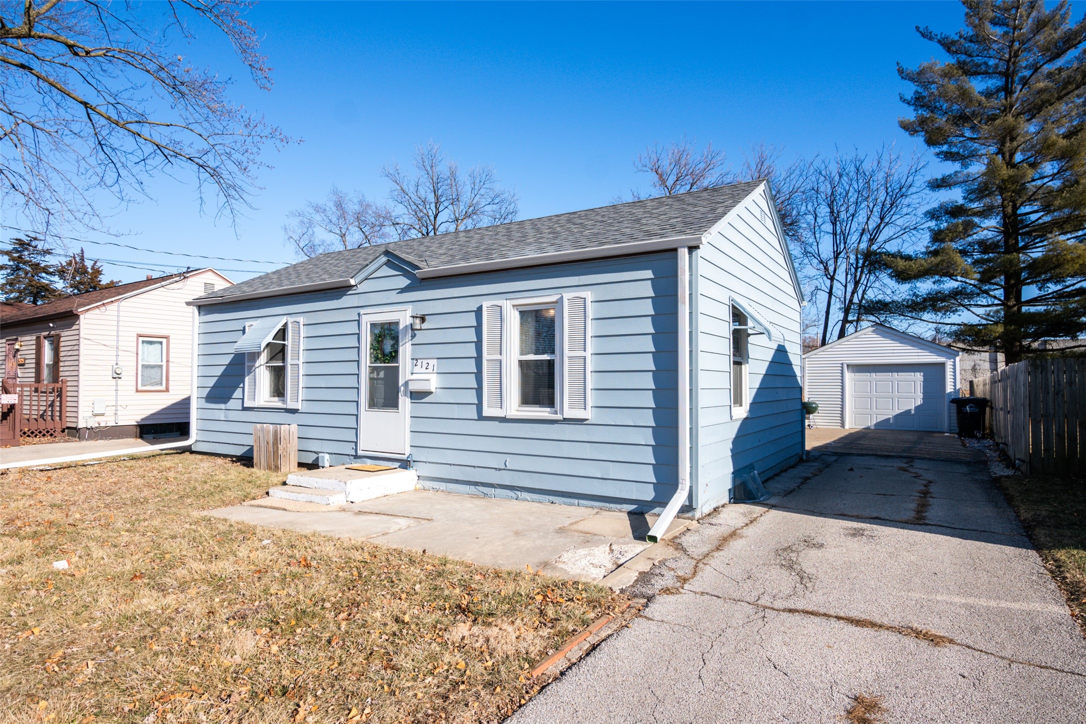 2121 E 21st Street, Des Moines, Iowa image 2