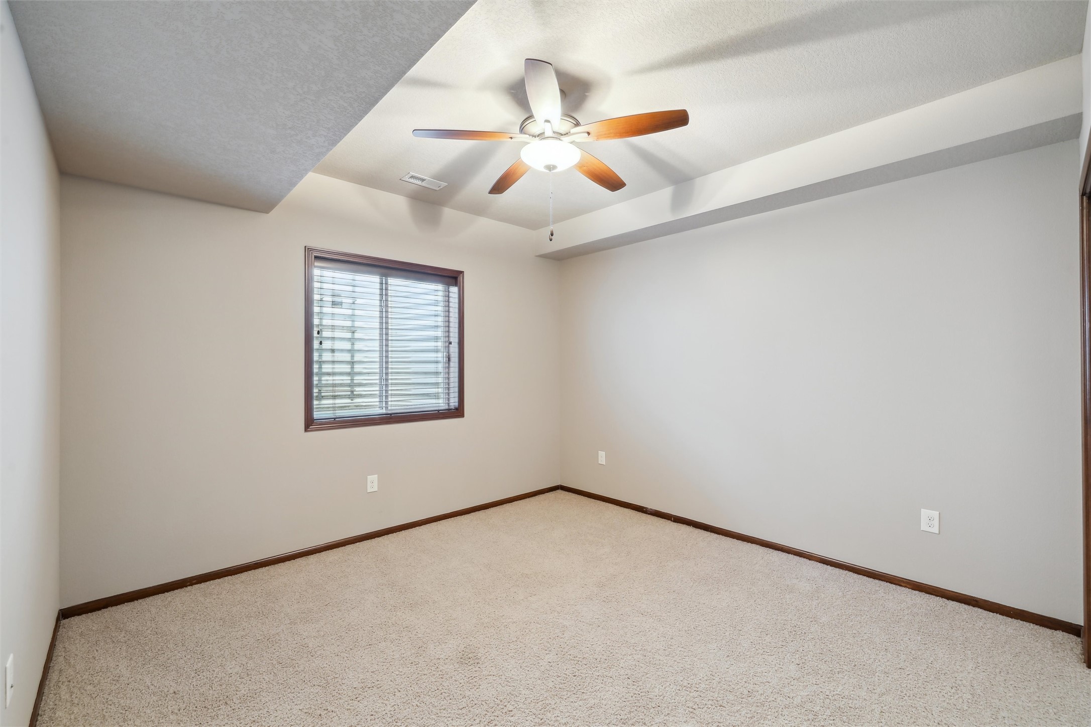 16548 Horton Drive, Clive, Iowa image 23
