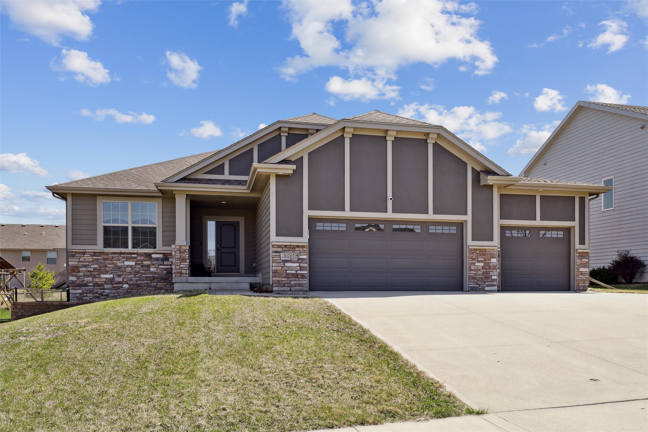 16548 Horton Drive, Clive, Iowa image 1