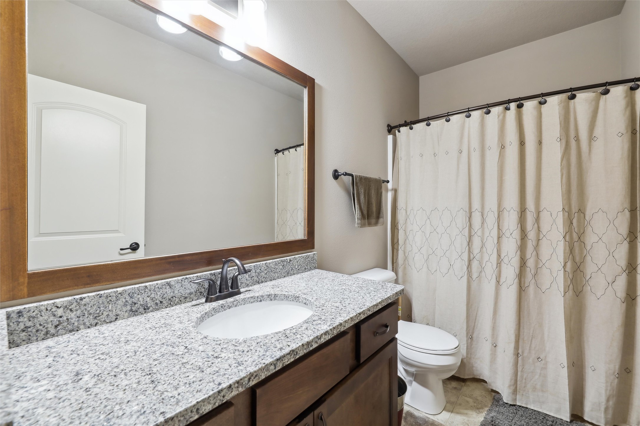 16548 Horton Drive, Clive, Iowa image 24