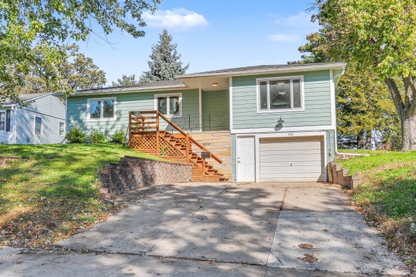 316 LINCOLN ST, PELLA, IA 50219 - Image c9b524ffe7f2b75b53ae75d954373daf/525027092