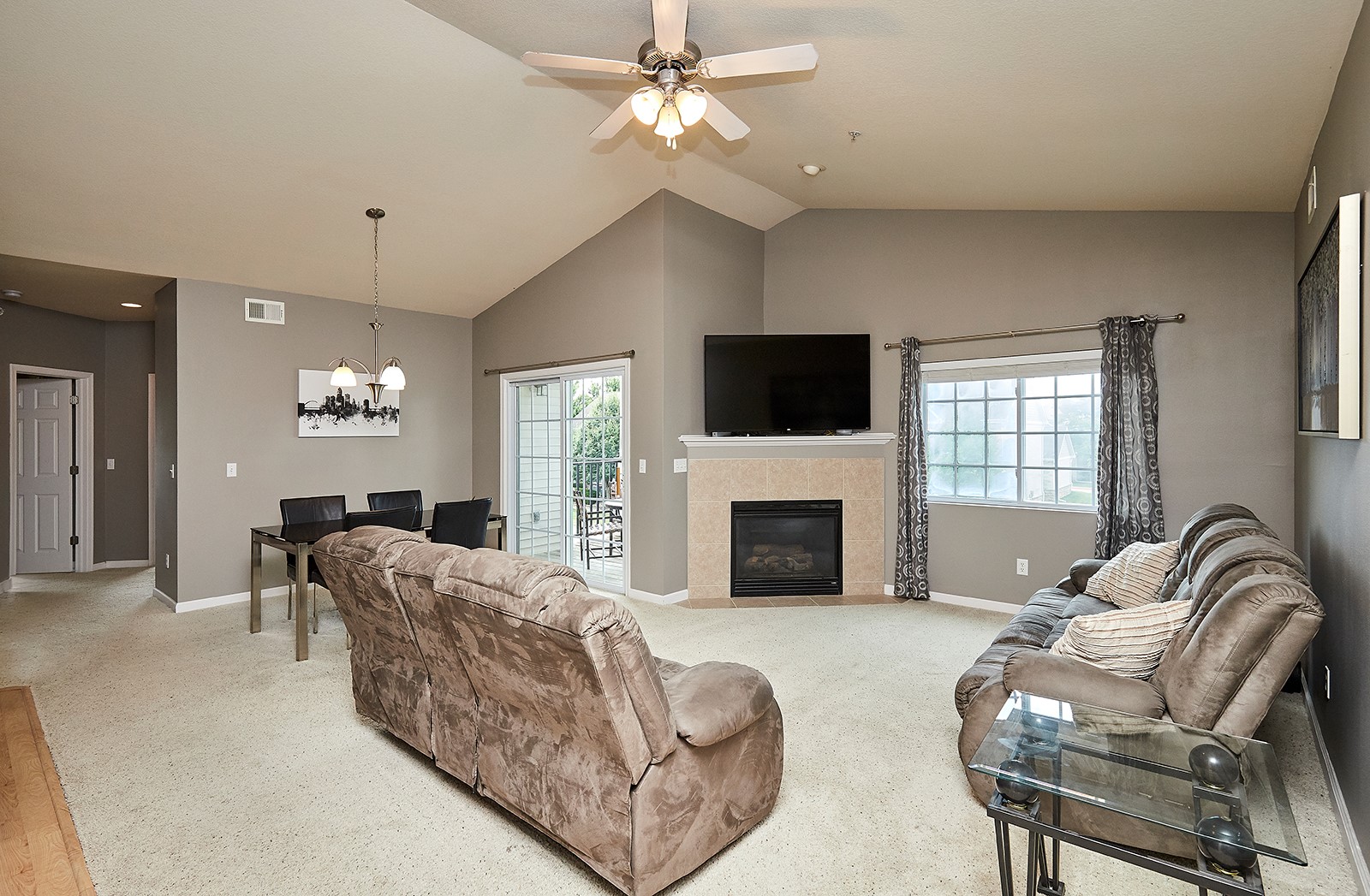 6255 Beechtree Drive #1302, West Des Moines, Iowa image 1