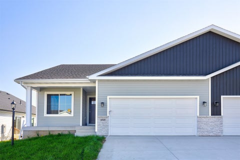 Condo For Sale - 6565 NE 11th Court<br/> Des Moines, IA 50313