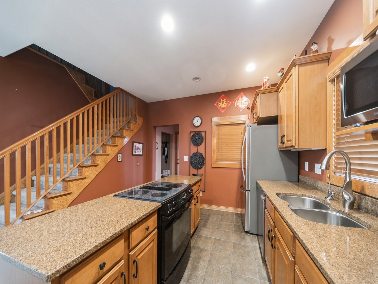 8402 Long Meadow Lane, Johnston, Iowa image 6