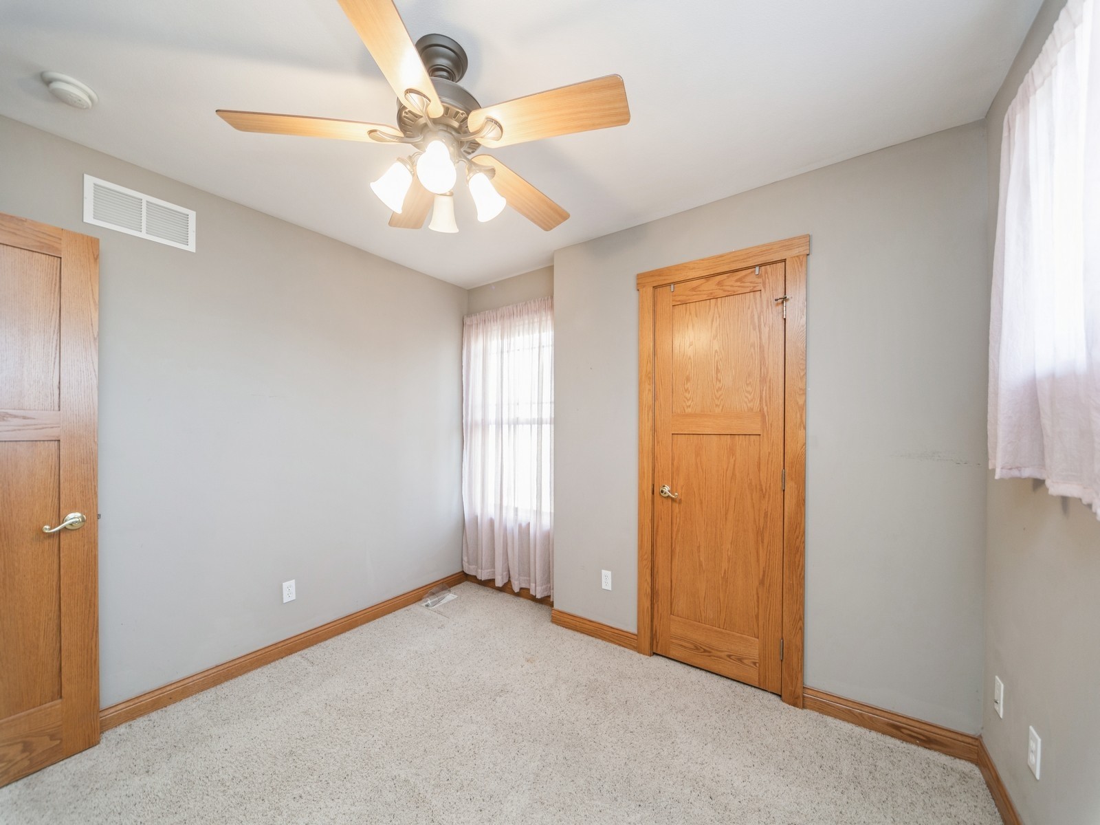 8402 Long Meadow Lane, Johnston, Iowa image 15