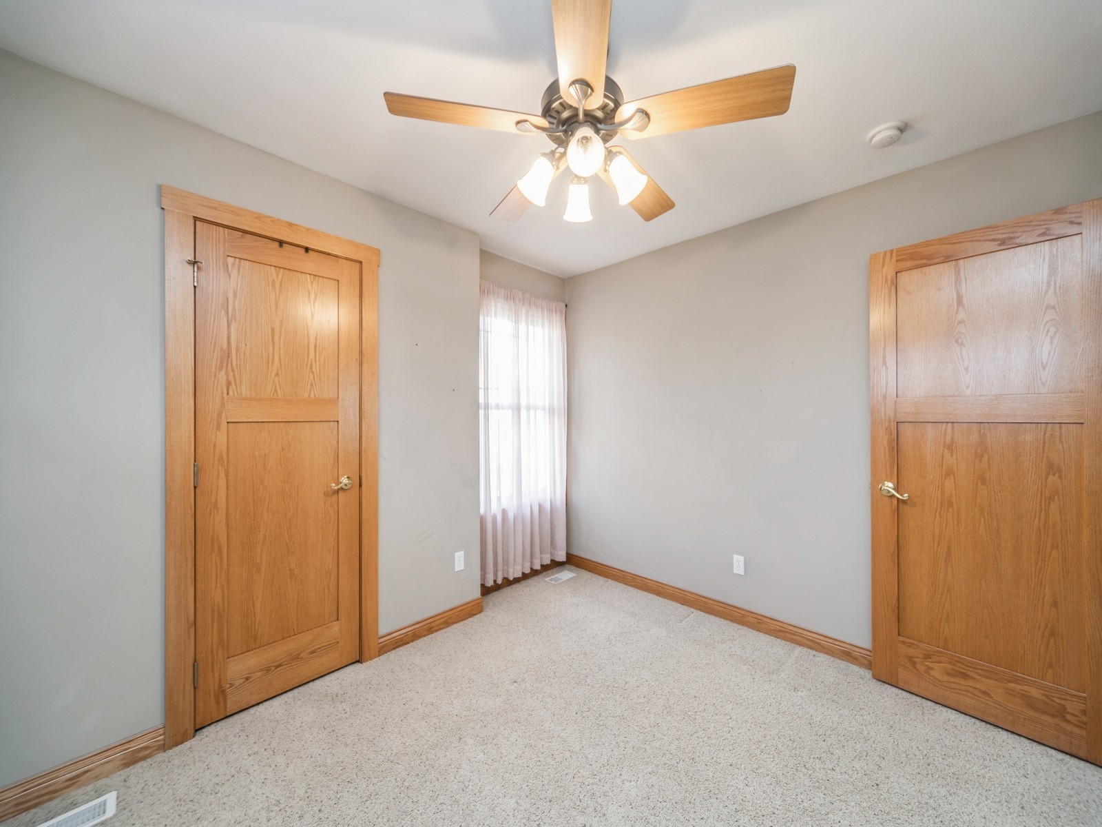 8402 Long Meadow Lane, Johnston, Iowa image 13