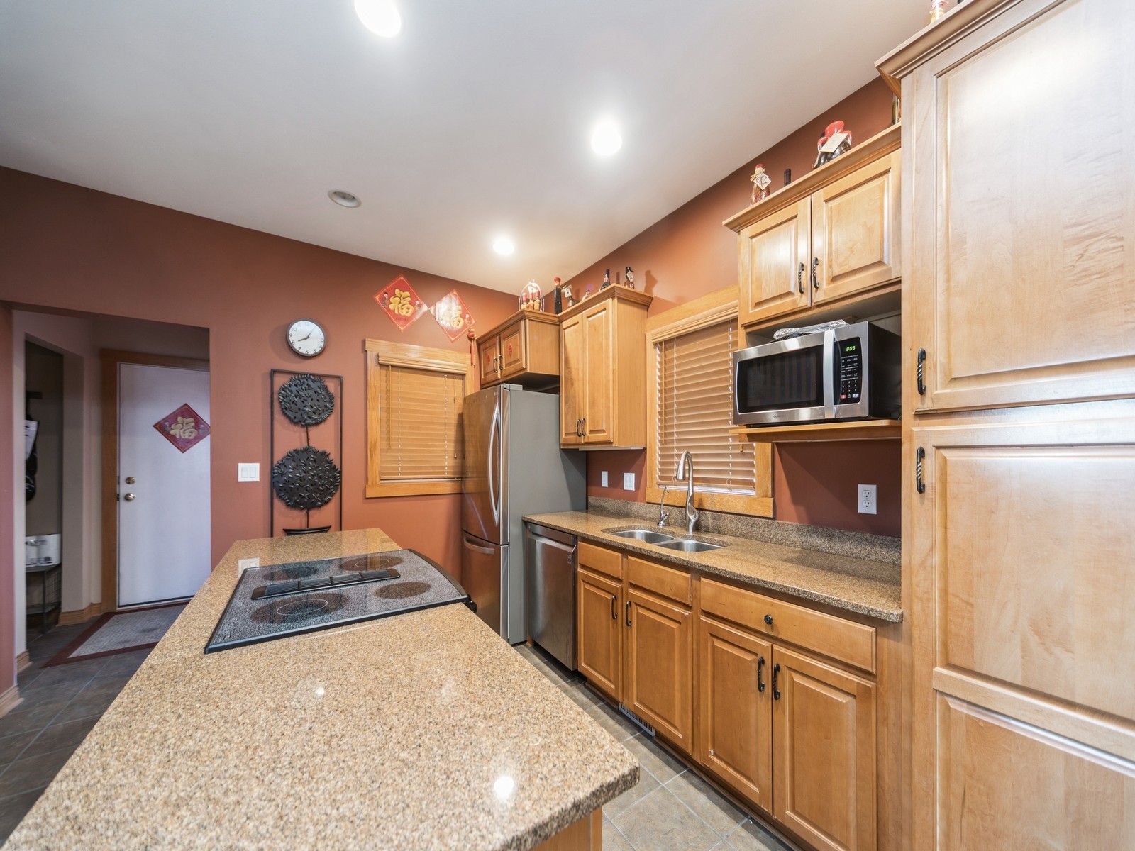 8402 Long Meadow Lane, Johnston, Iowa image 5