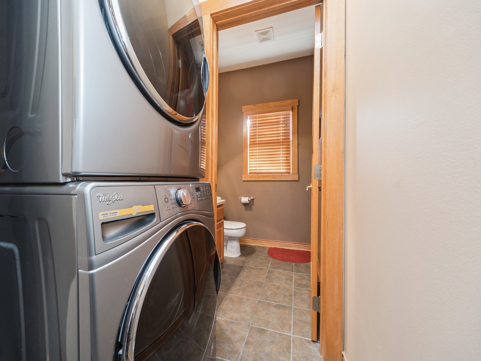 8402 Long Meadow Lane, Johnston, Iowa image 11