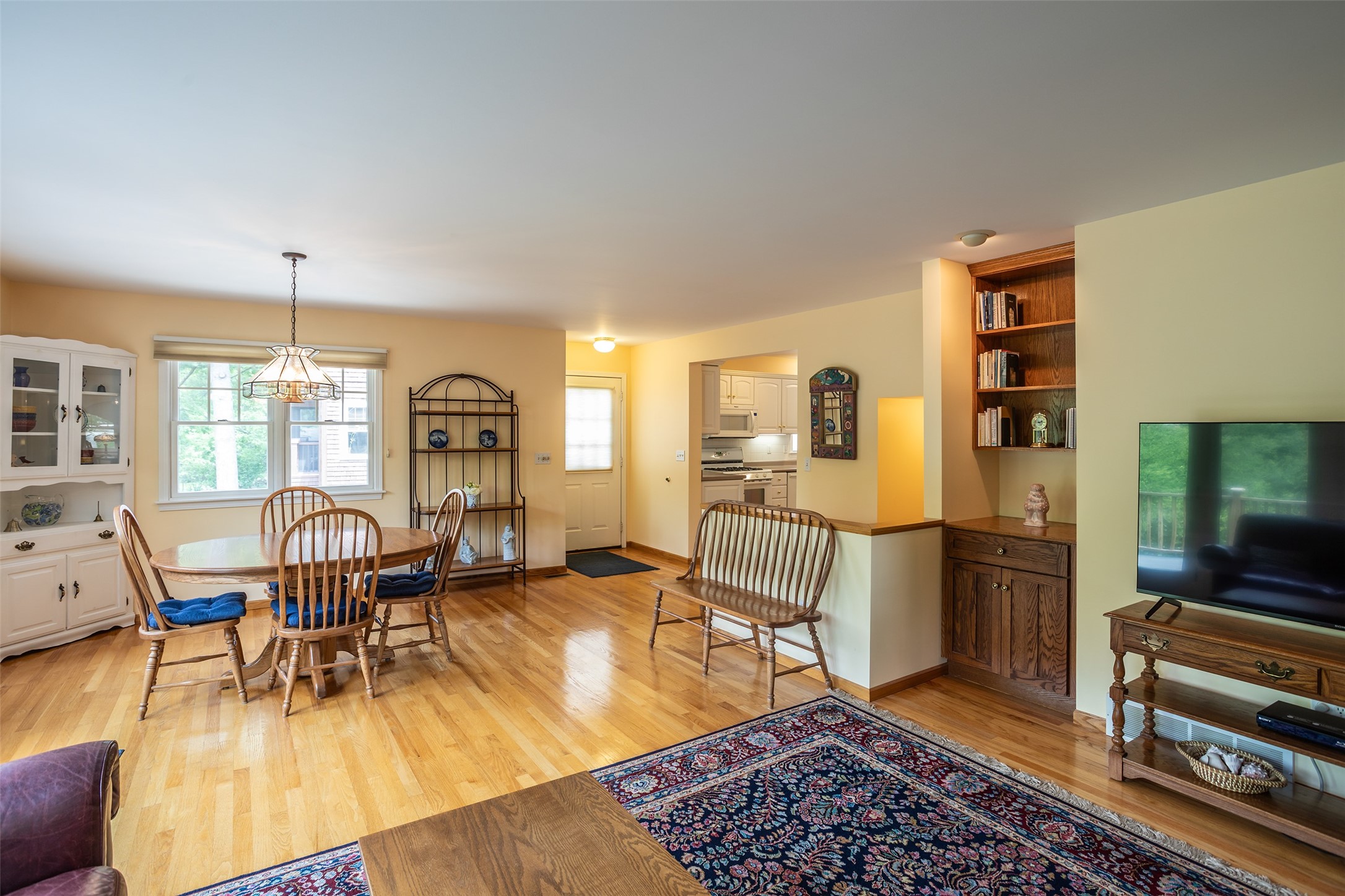 5841 Waterbury Circle, Des Moines, Iowa image 12
