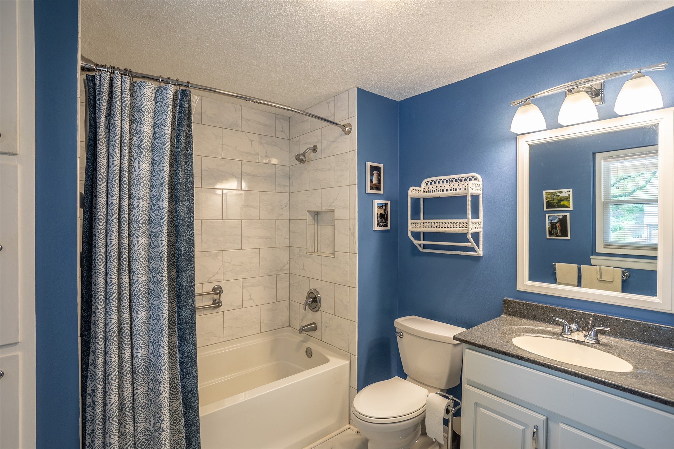 5841 Waterbury Circle, Des Moines, Iowa image 20