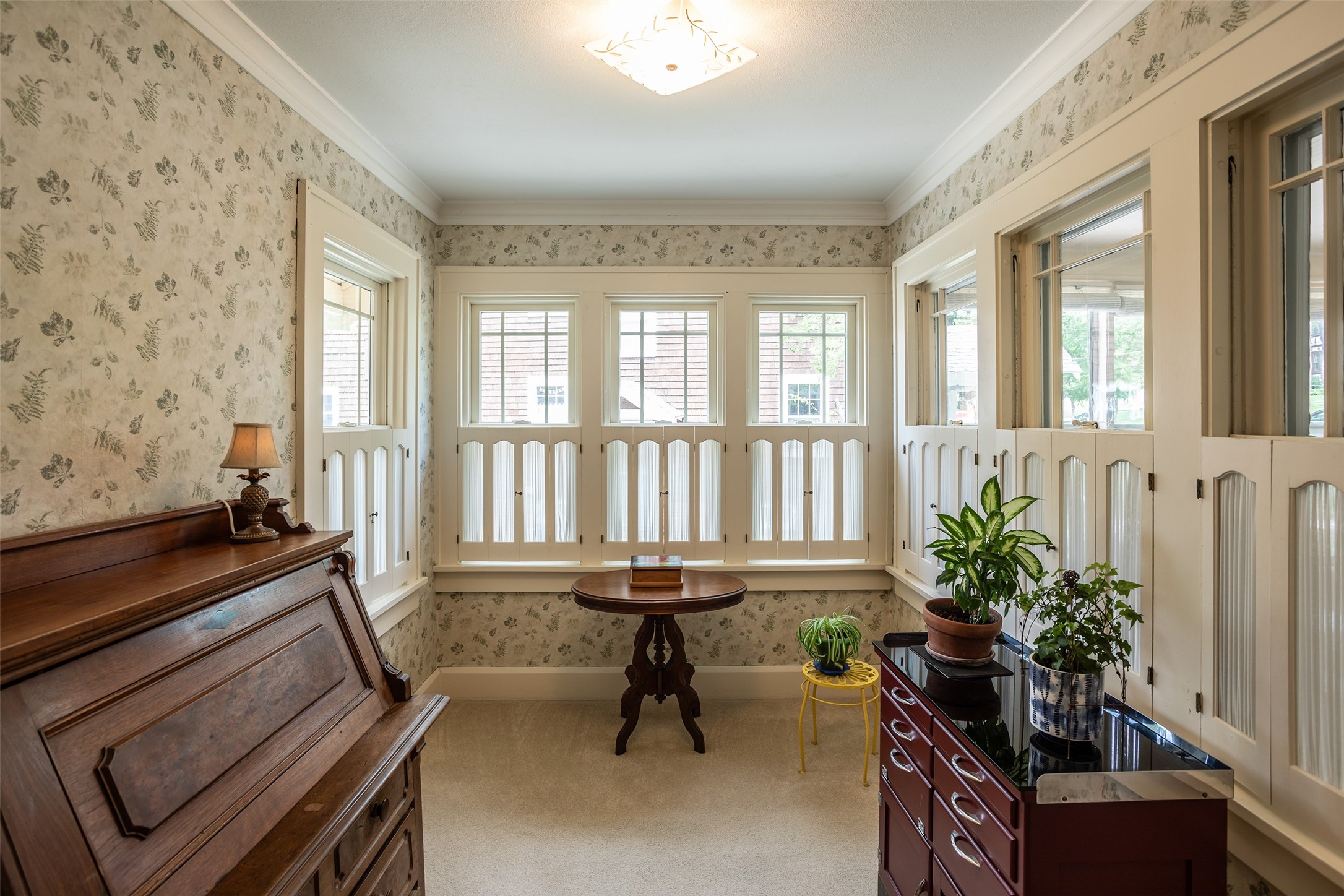 5841 Waterbury Circle, Des Moines, Iowa image 6