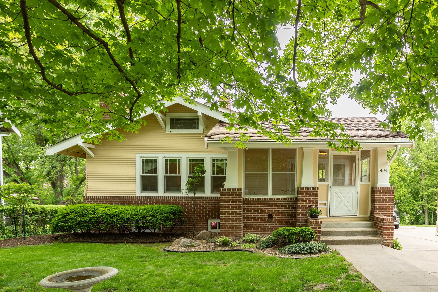 5841 Waterbury Circle, Des Moines, Iowa image 1