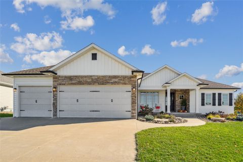 1804 W 3rd Street Pella IA 50219