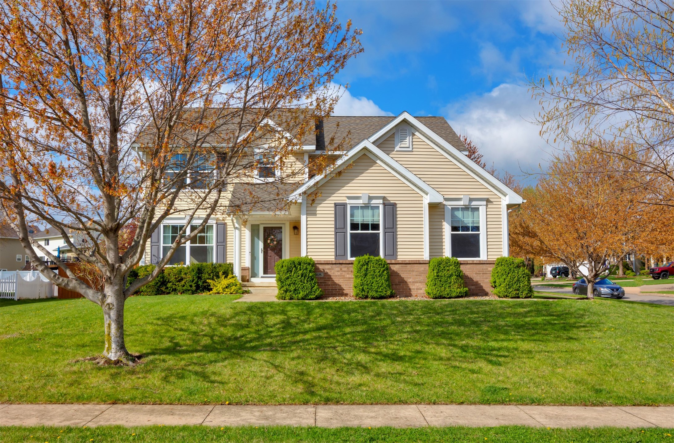 9128 Cowden Drive, Johnston, Iowa image 1