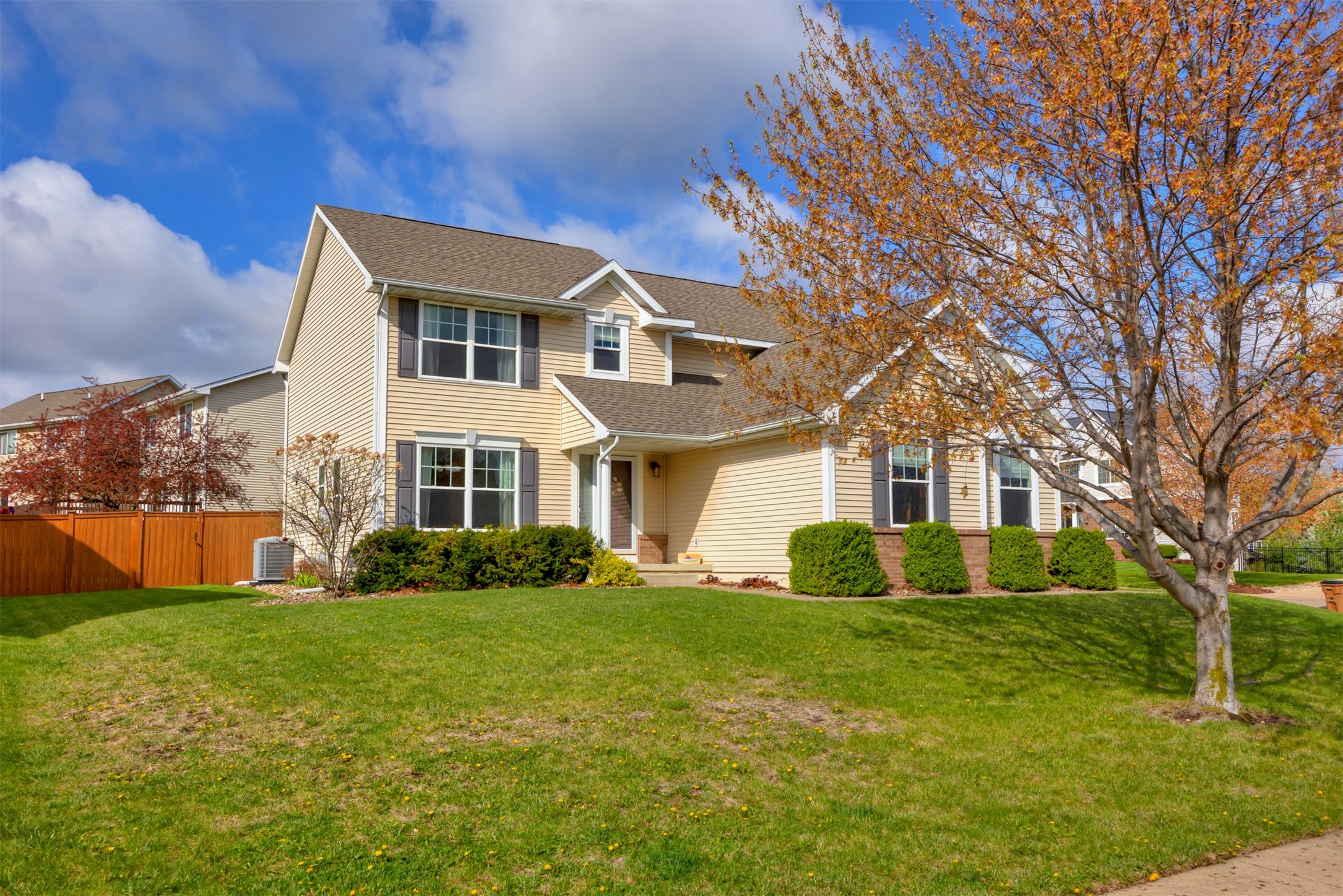 9128 Cowden Drive, Johnston, Iowa image 2