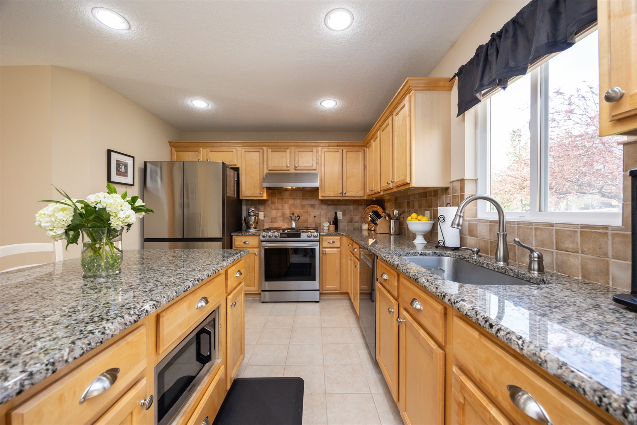 9128 Cowden Drive, Johnston, Iowa image 4