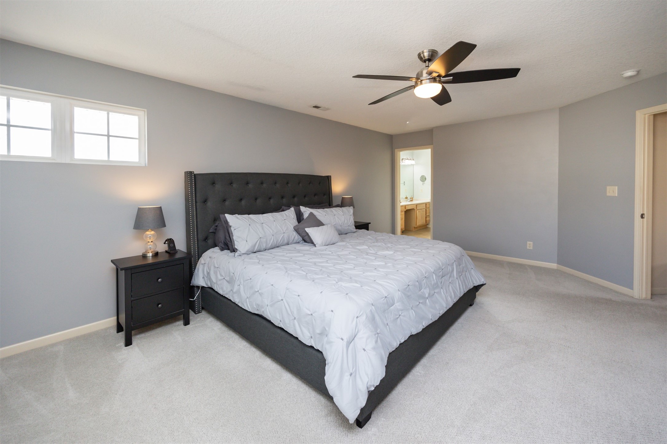 9128 Cowden Drive, Johnston, Iowa image 17