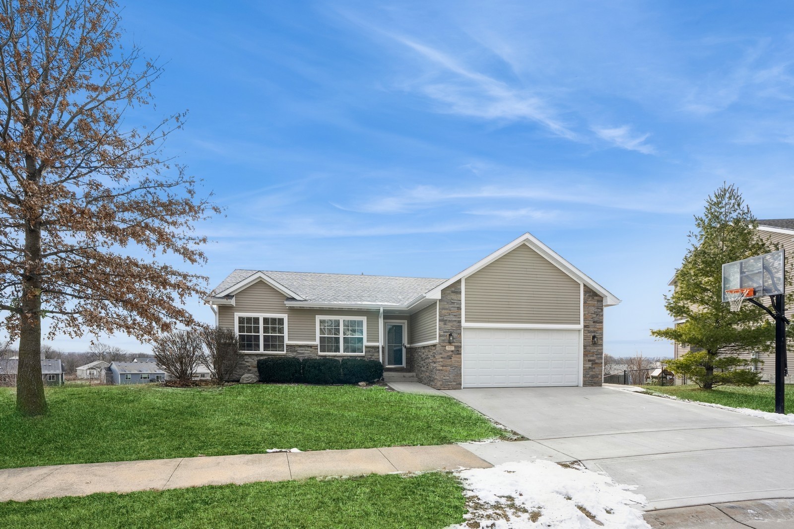 940 Bellflower Drive, Carlisle, Iowa image 1