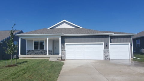 Homes For Sale - 1049 Hillside Place<br/> Polk City, IA 50226